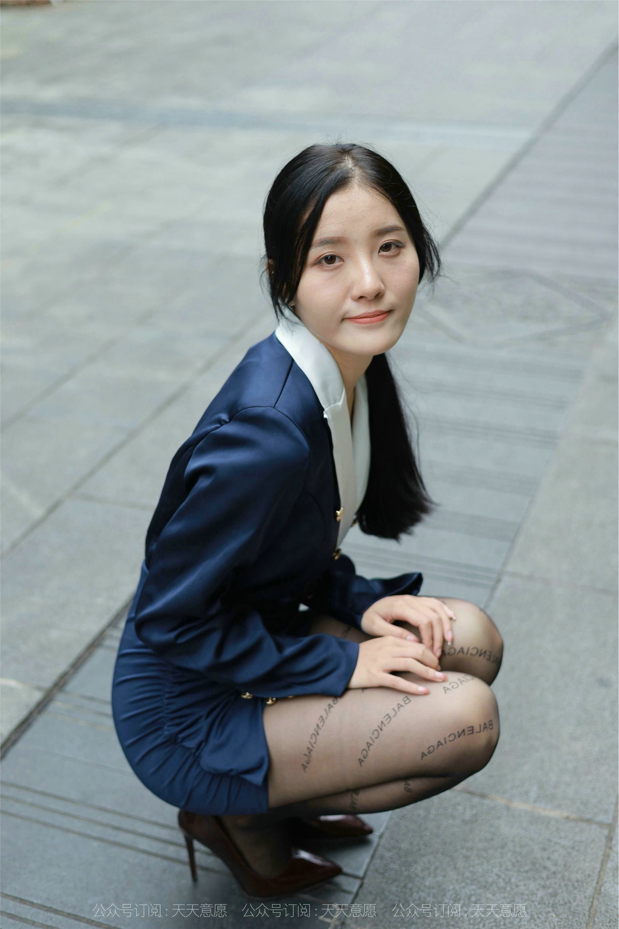 IESS异思趣向  2021.10.16 丝享家949：婉苹《OL姓感包臀裙》